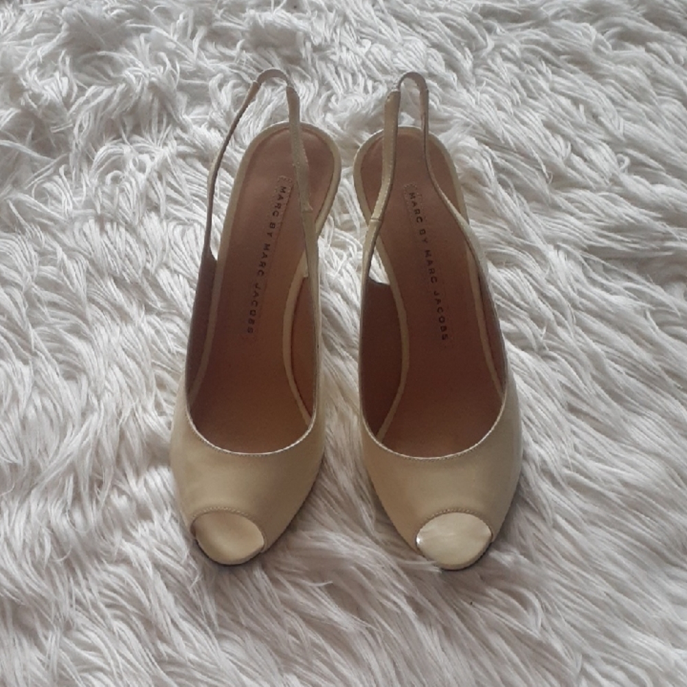 Marc By Marc Jacobs Coquette Cream/Off-White Peep Toe Slingback Heels Size 37